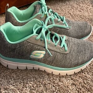 Skechers Women's Gray and Mint Sneakers size7.5